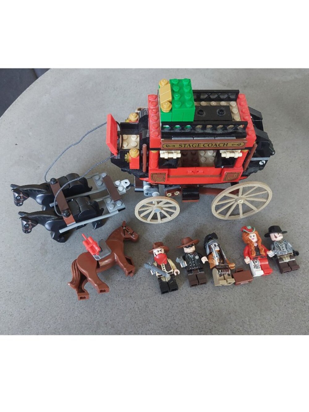 LEGO Lone Ranger Stagecoach Escape 79108 All Minifigures & Horses Western